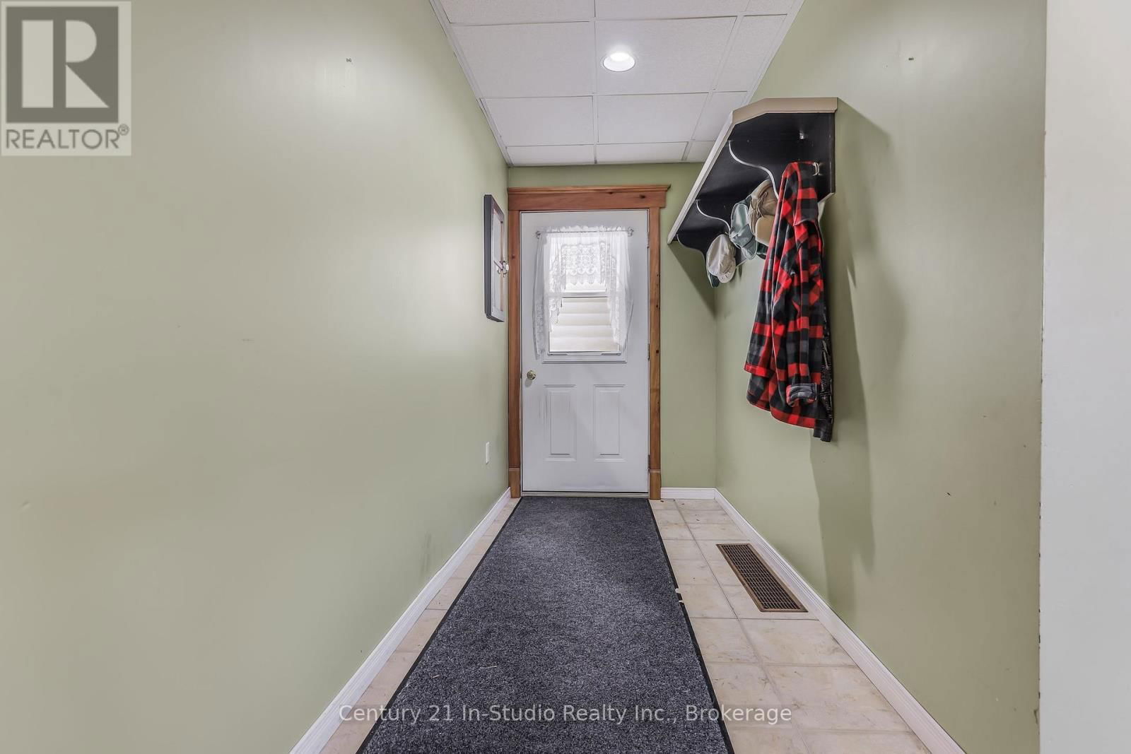 228 PALMERSTON STREET Image 27