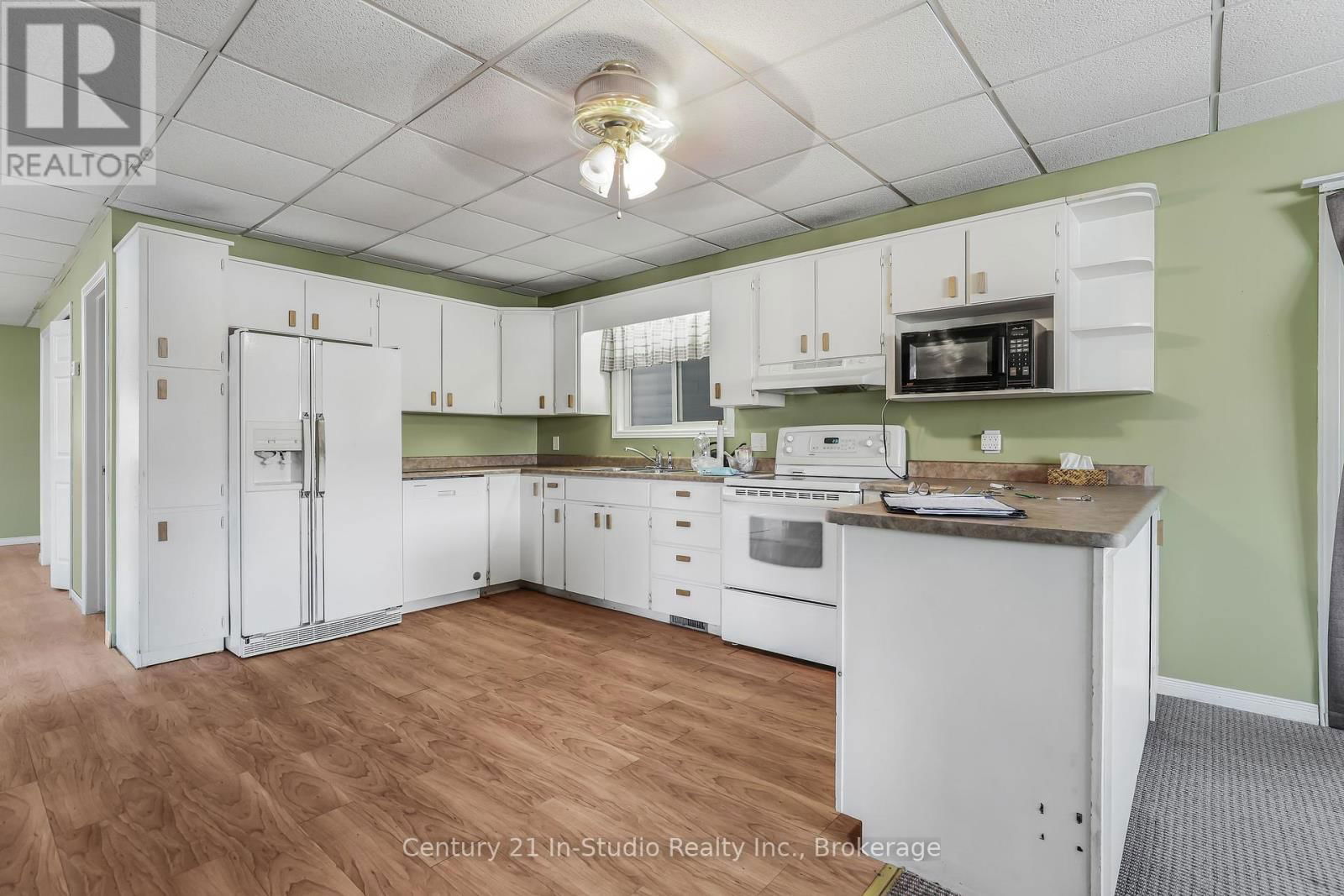 228 PALMERSTON STREET Image 30