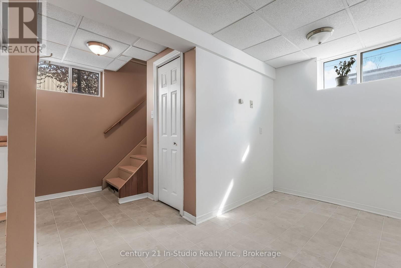 228 PALMERSTON STREET Image 40