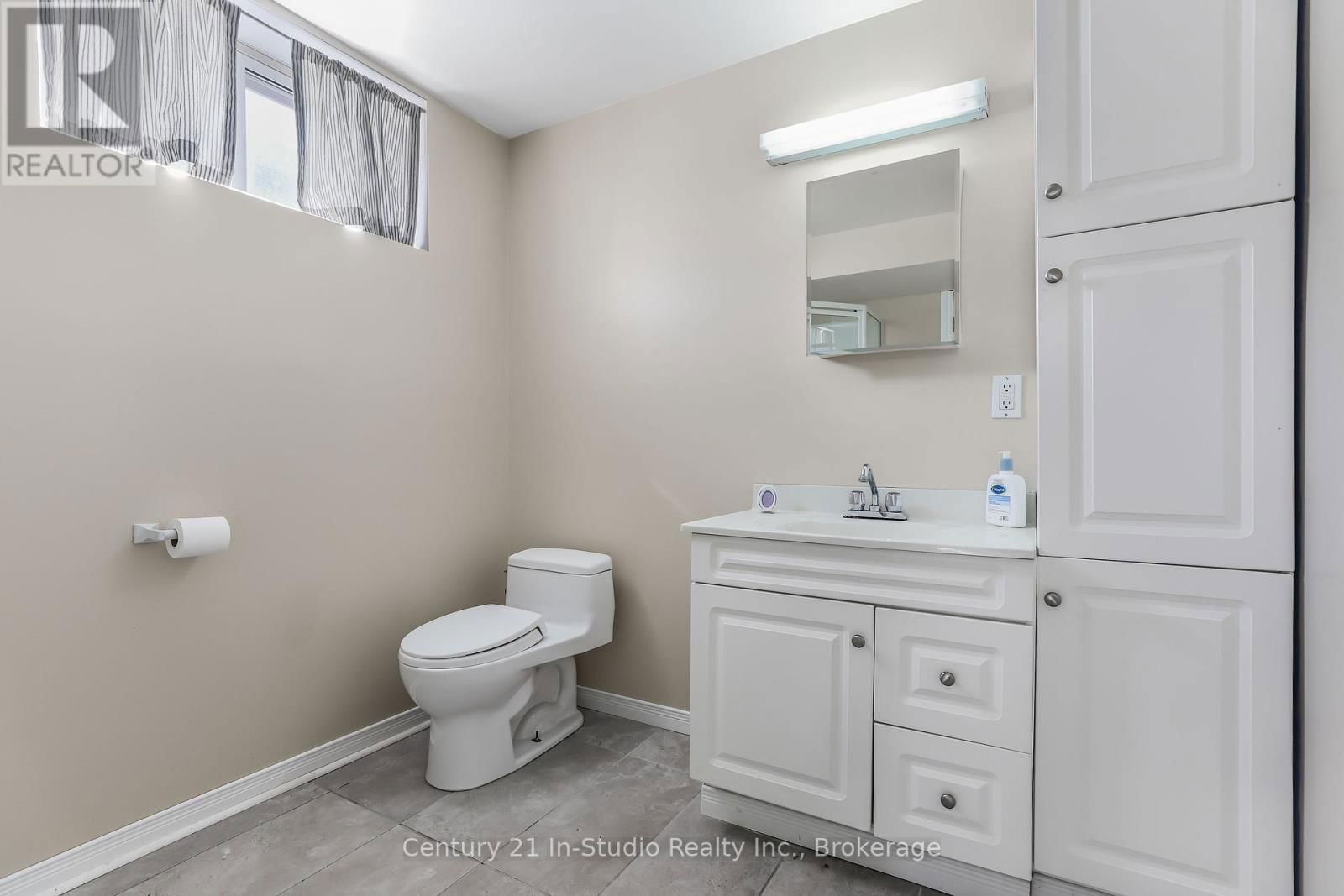 228 PALMERSTON STREET Image 46