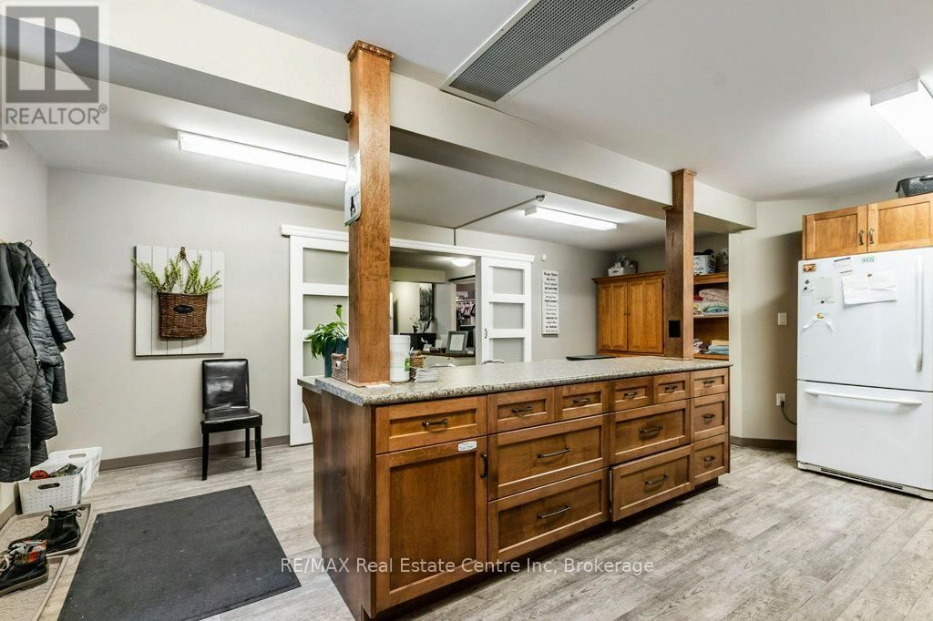 280 ST PATRICK STREET WEST Image 23