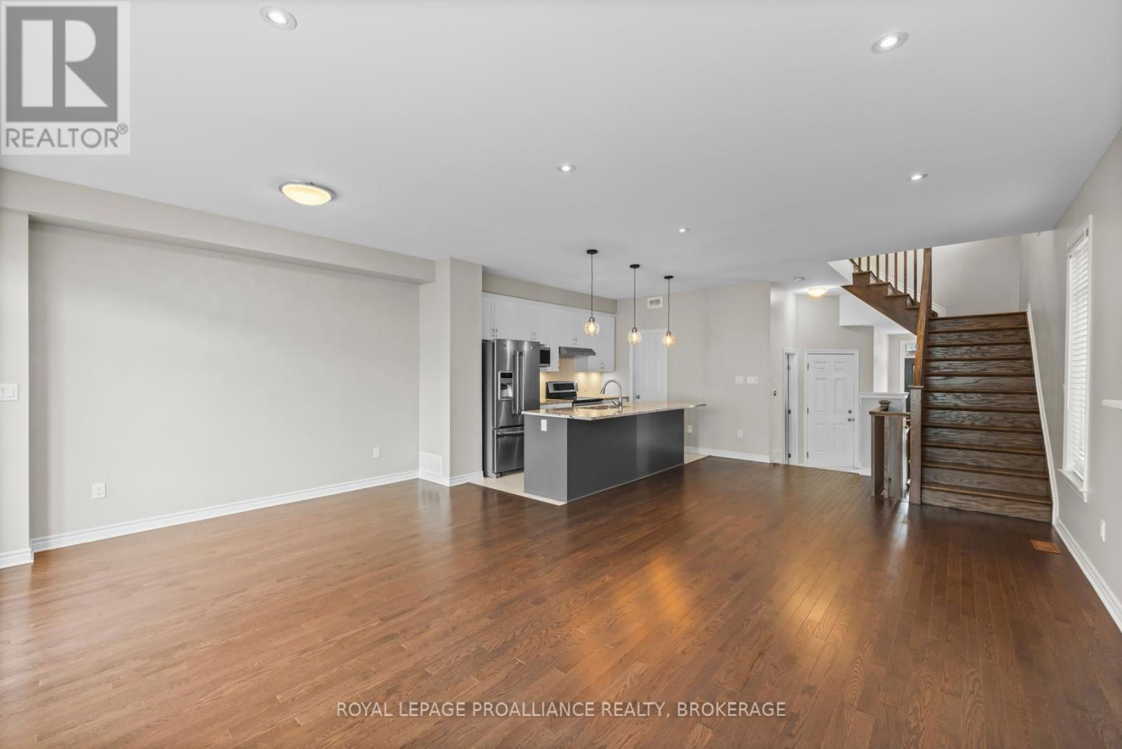 1098 HORIZON DRIVE Image 22