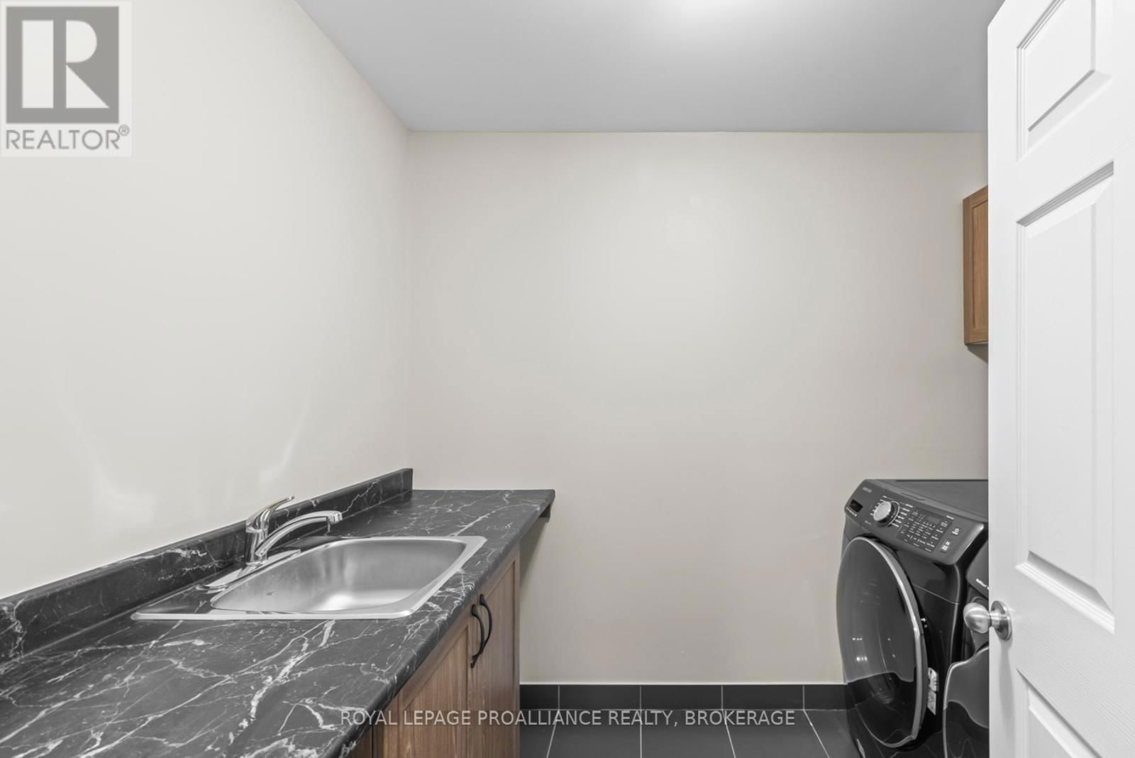 1098 HORIZON DRIVE Image 42