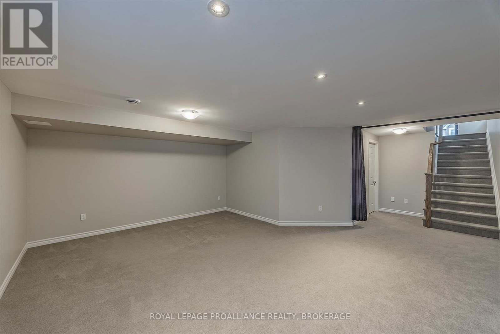 1098 HORIZON DRIVE Image 45