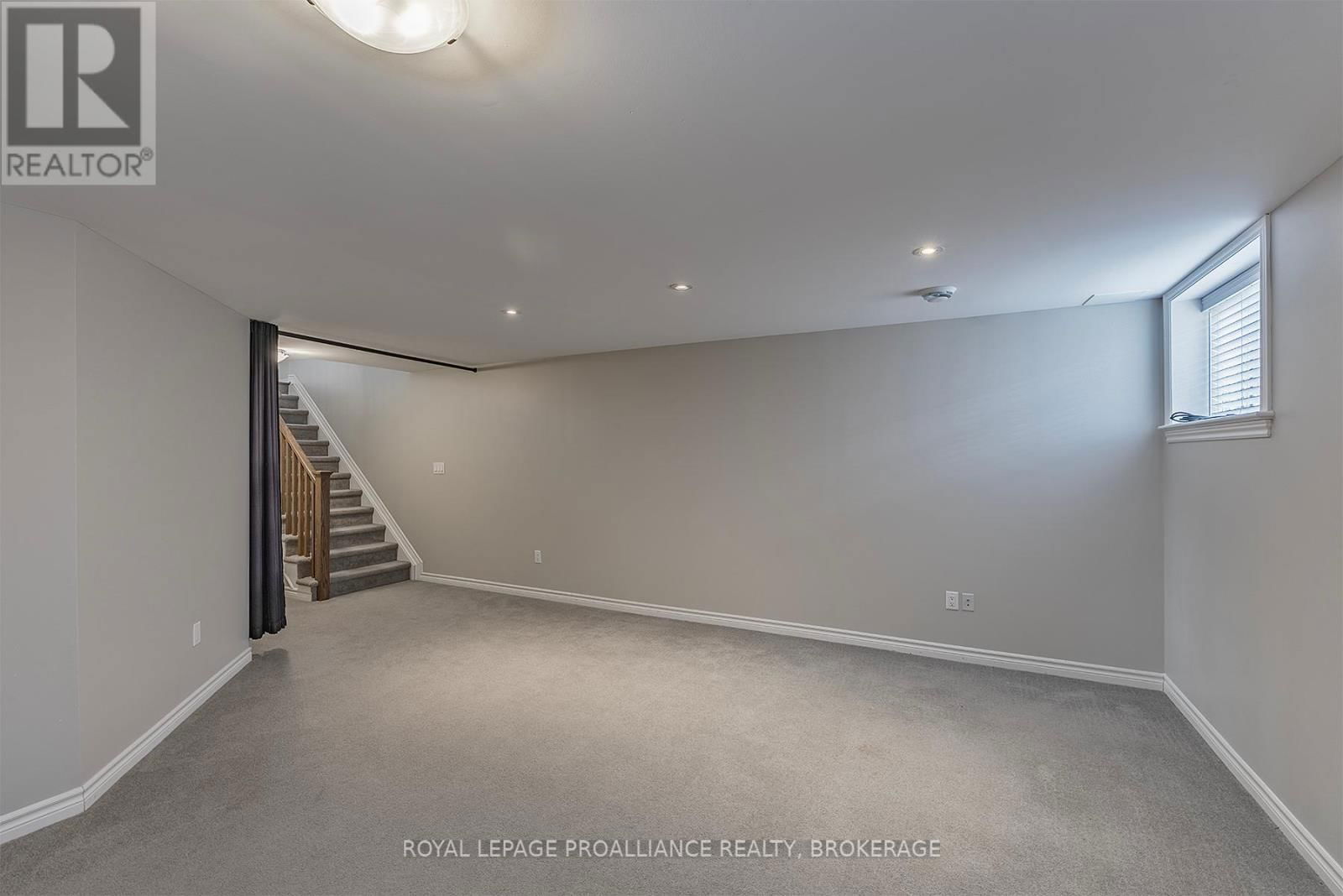 1098 HORIZON DRIVE Image 46