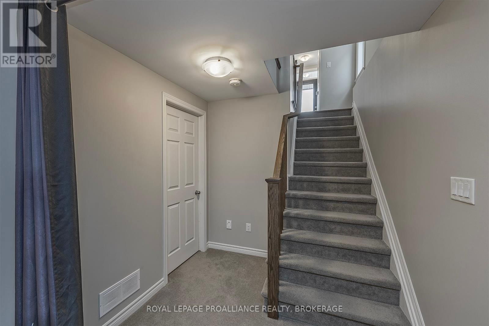 1098 HORIZON DRIVE Image 47