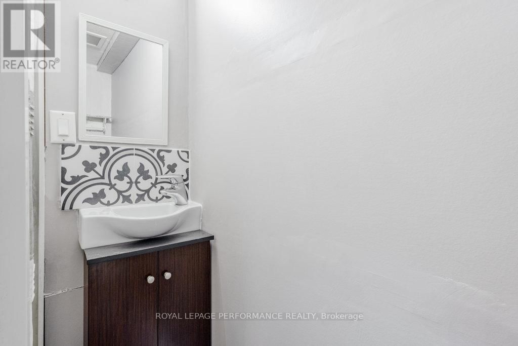 156 - 2166 LOYOLA AVENUE Image 31