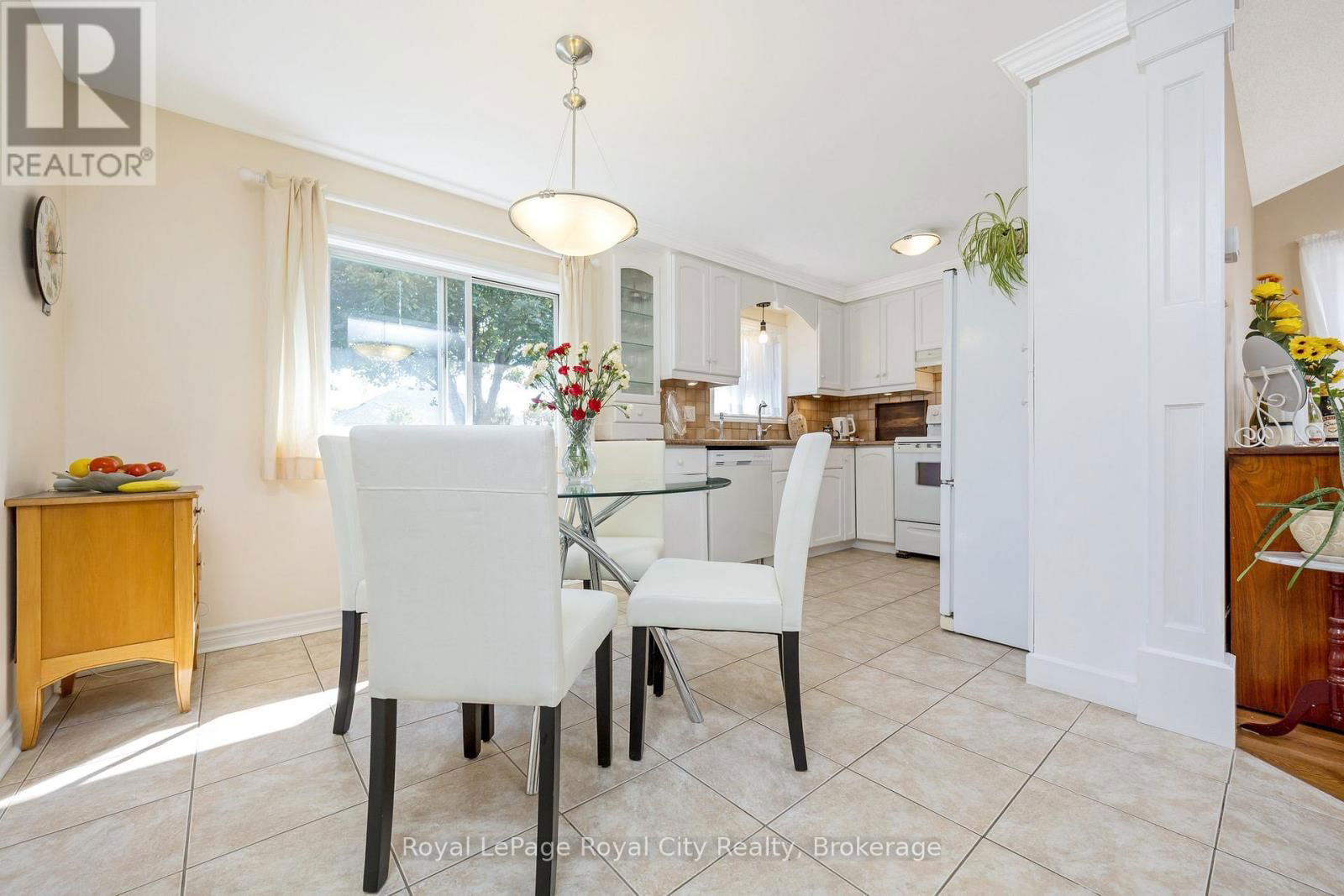 119 LOU'S BOULEVARD Image 16