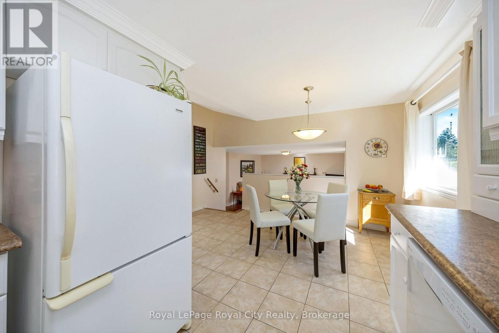 119 LOU'S BOULEVARD Image 20