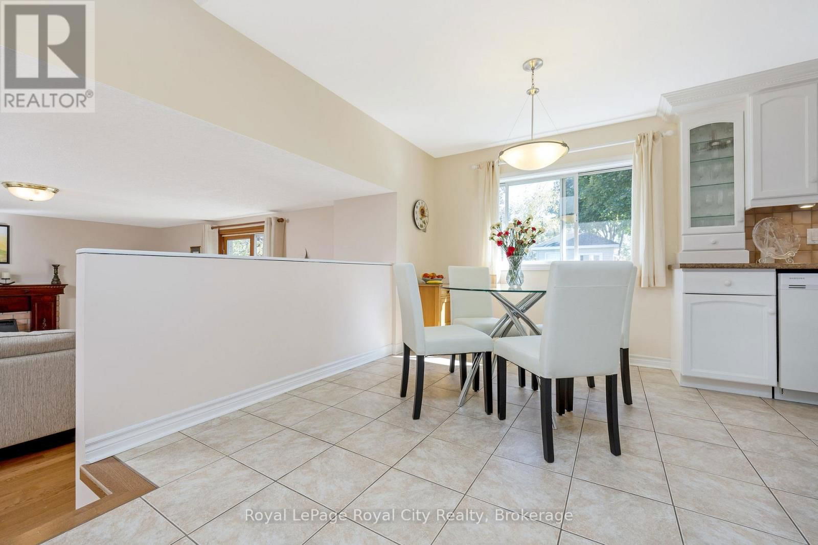 119 LOU'S BOULEVARD Image 21