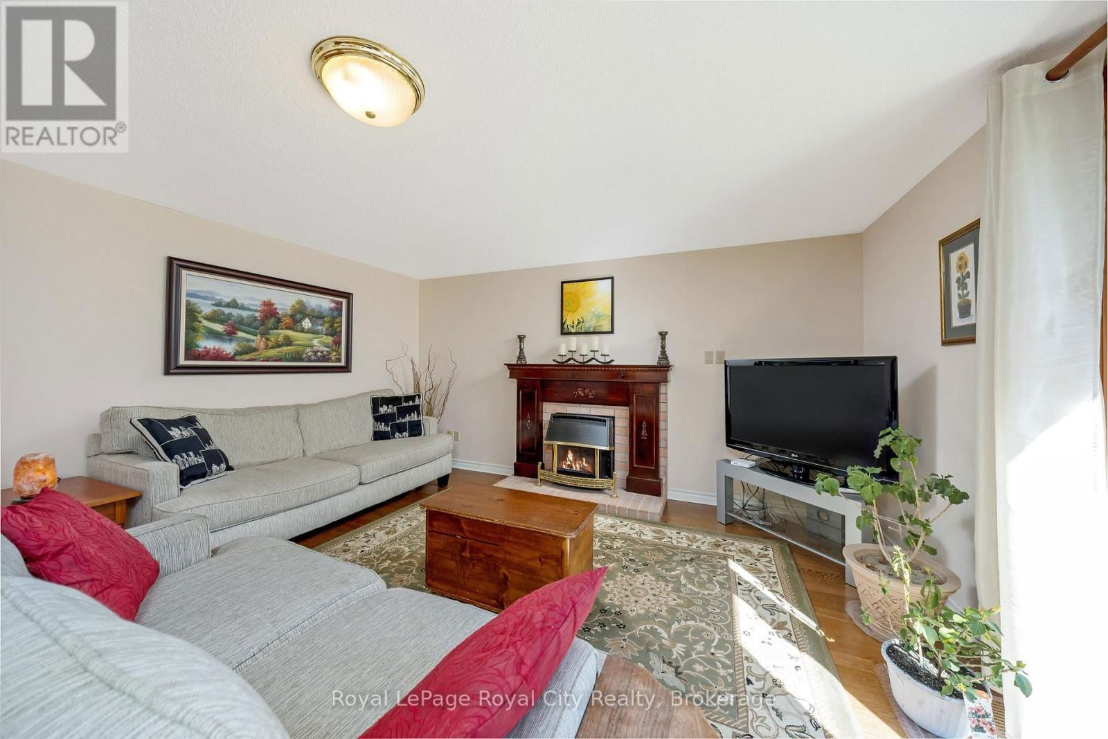 119 LOU'S BOULEVARD Image 23