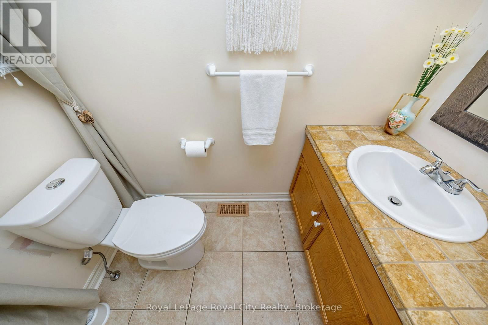 119 LOU'S BOULEVARD Image 25