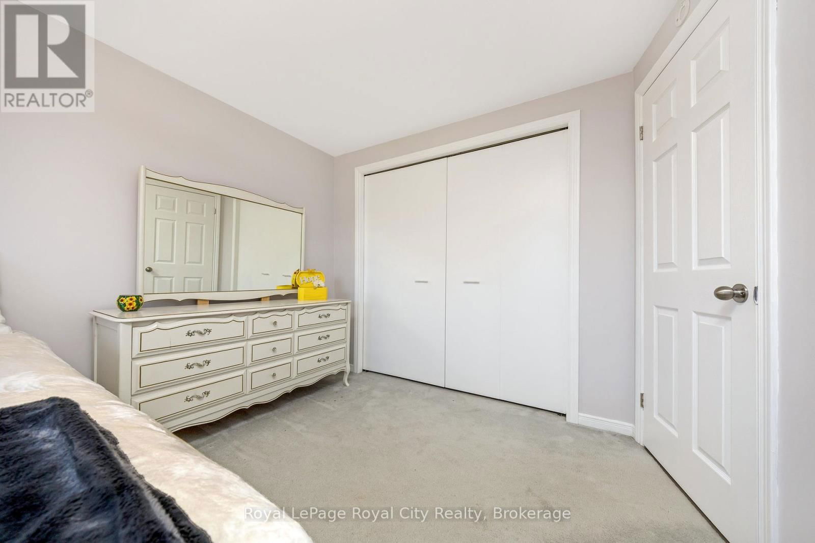 119 LOU'S BOULEVARD Image 31