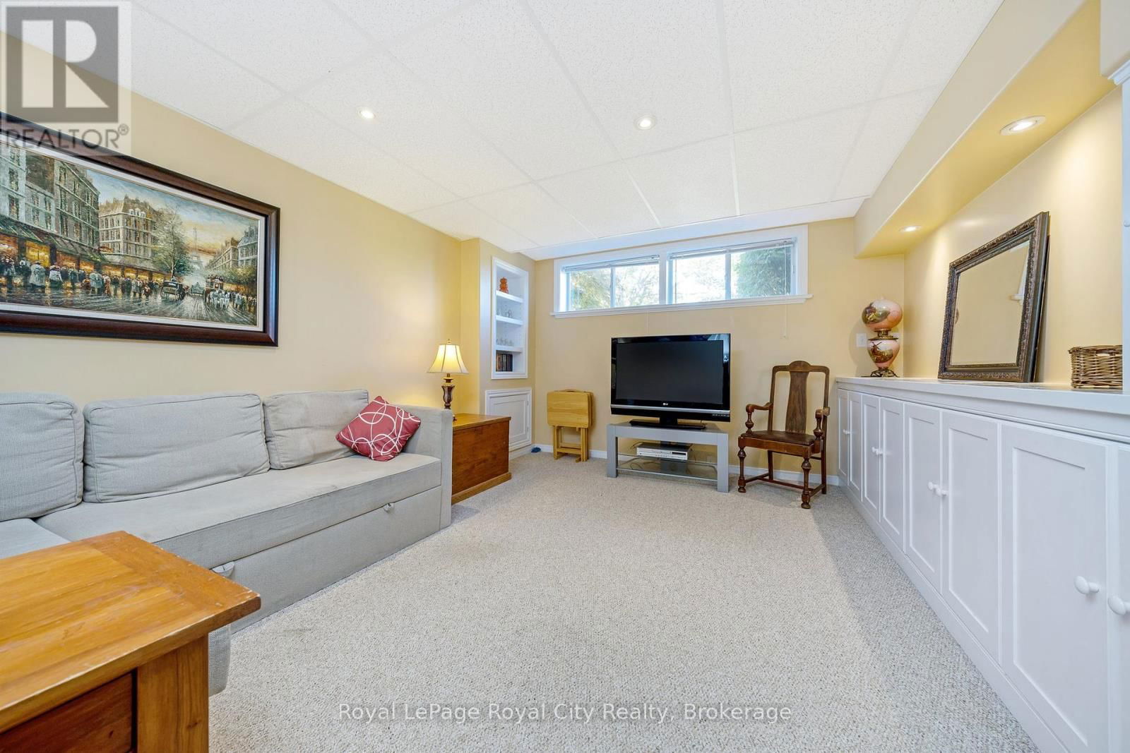119 LOU'S BOULEVARD Image 32