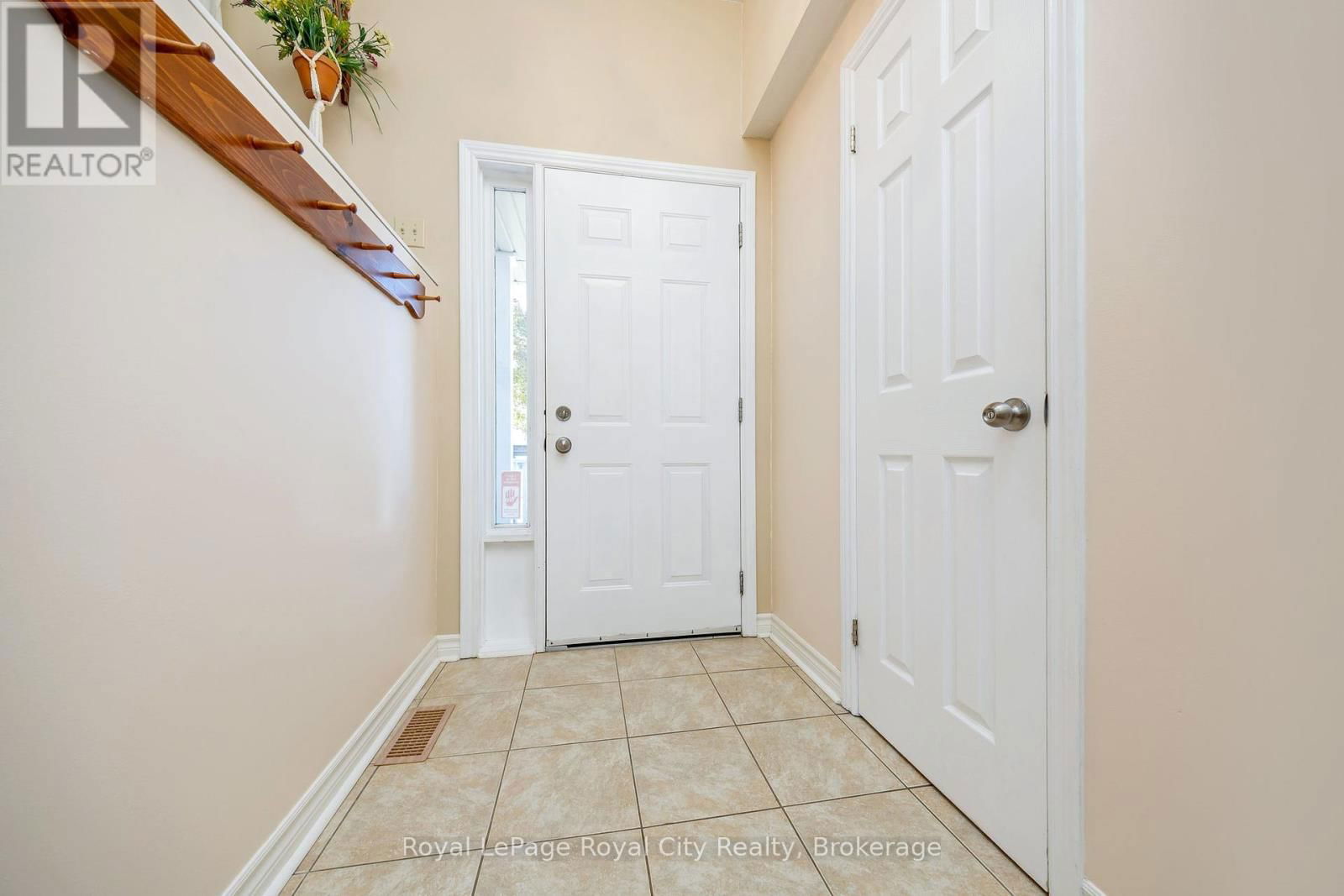 119 LOU'S BOULEVARD Image 8