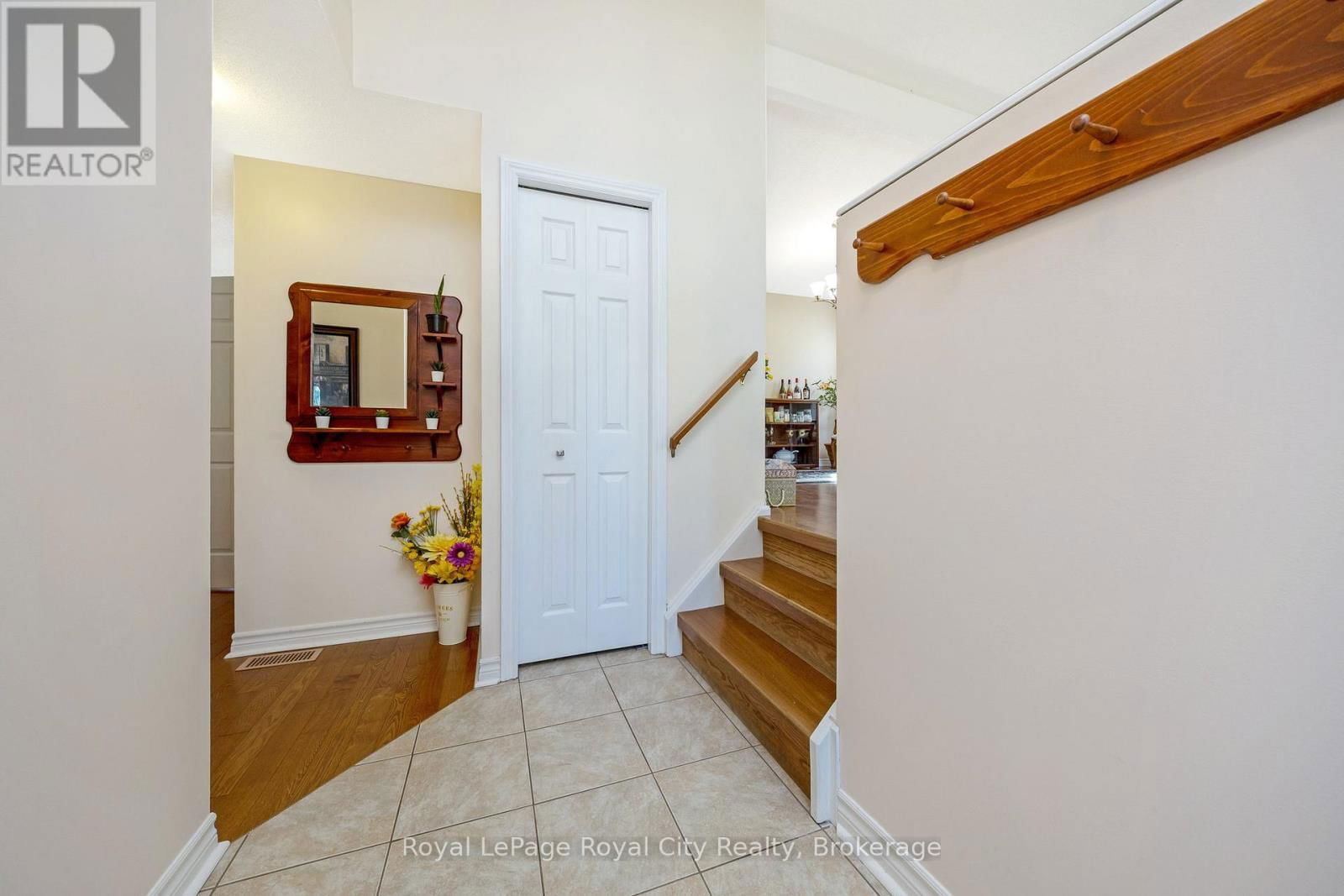 119 LOU'S BOULEVARD Image 9