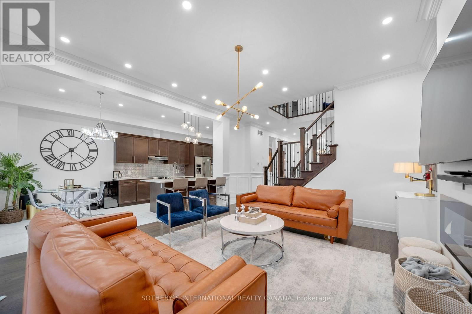 1 GRANDVILLE CIRCLE Image 17