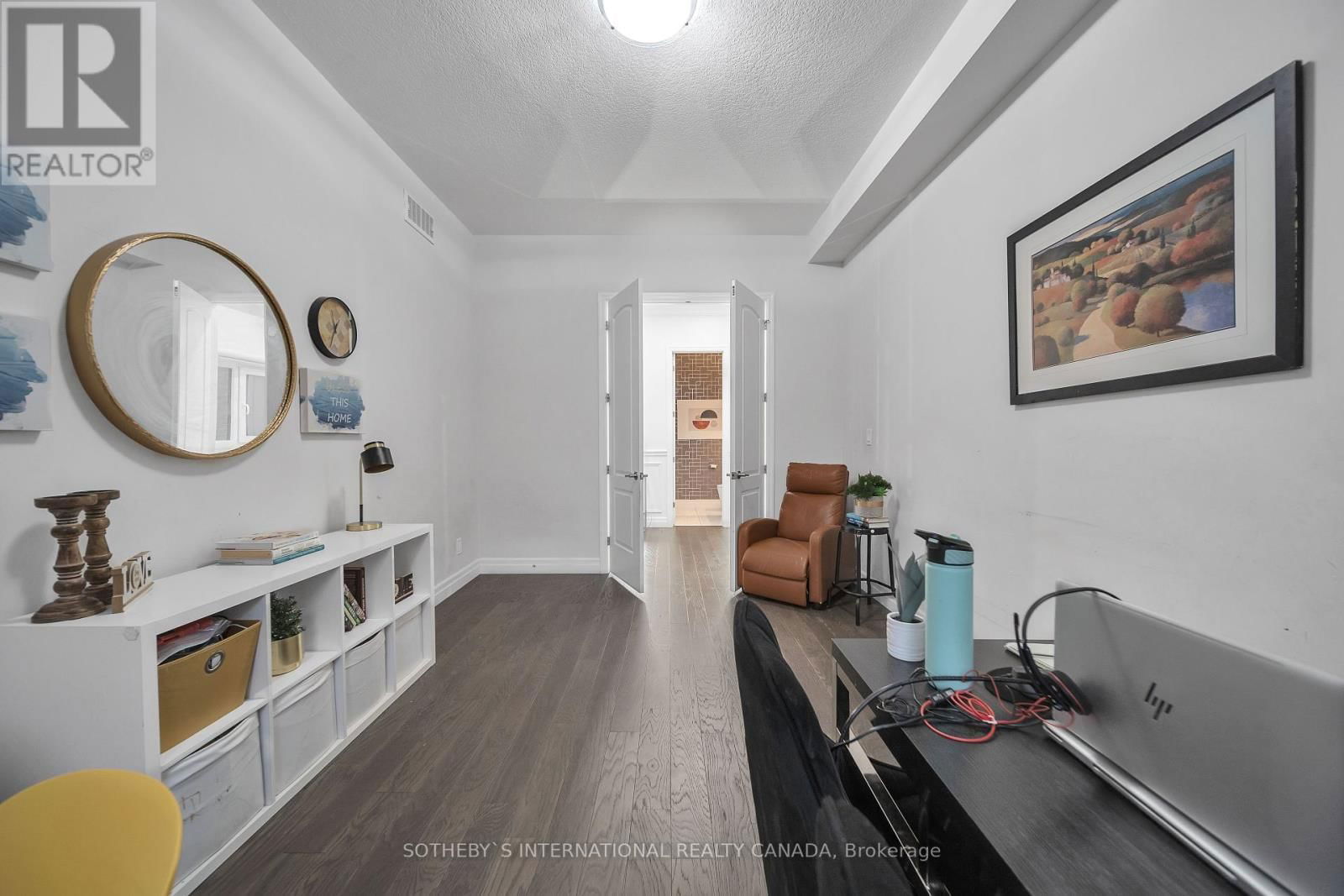 1 GRANDVILLE CIRCLE Image 28