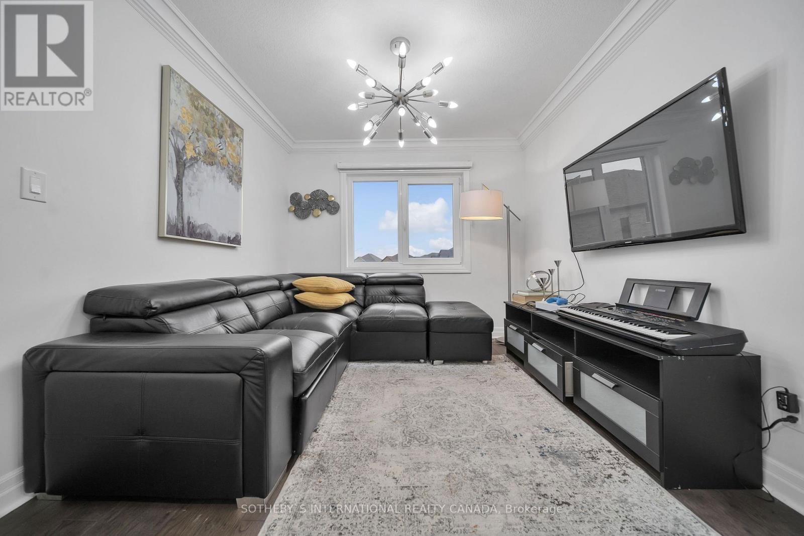 1 GRANDVILLE CIRCLE Image 31