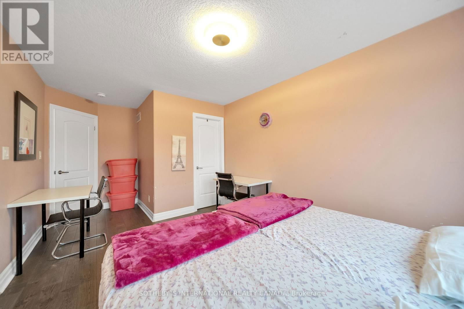 1 GRANDVILLE CIRCLE Image 36