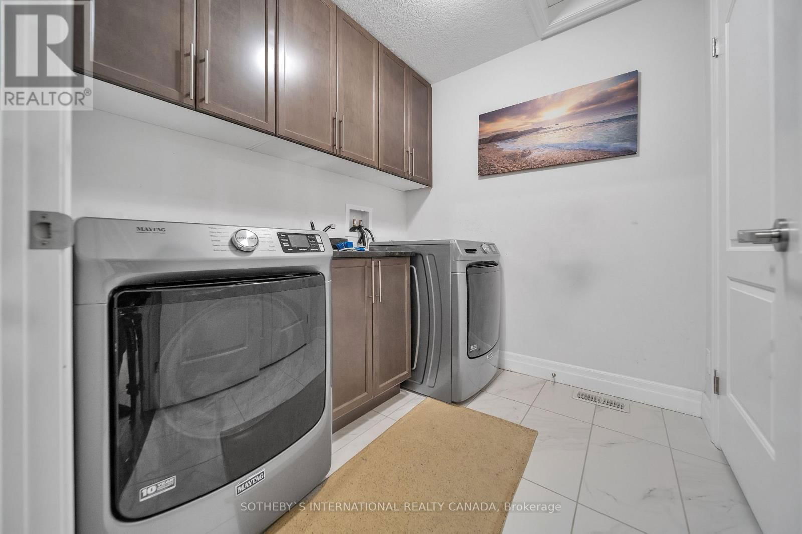1 GRANDVILLE CIRCLE Image 37
