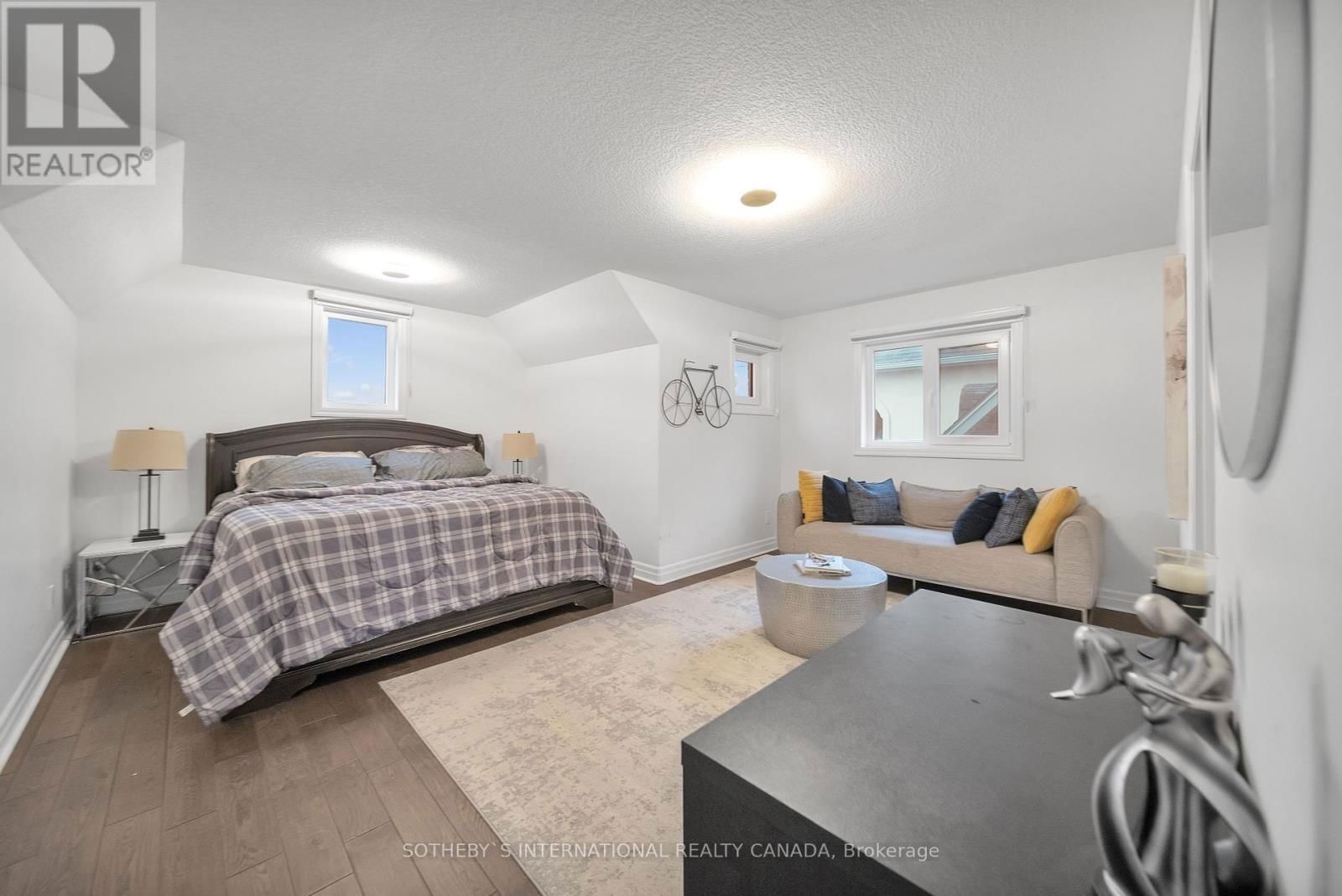 1 GRANDVILLE CIRCLE Image 38