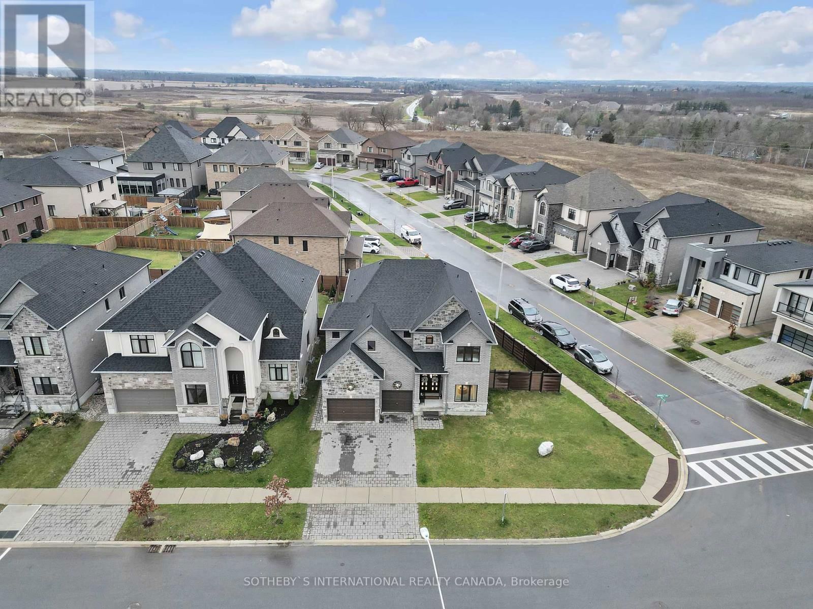 1 GRANDVILLE CIRCLE Image 41