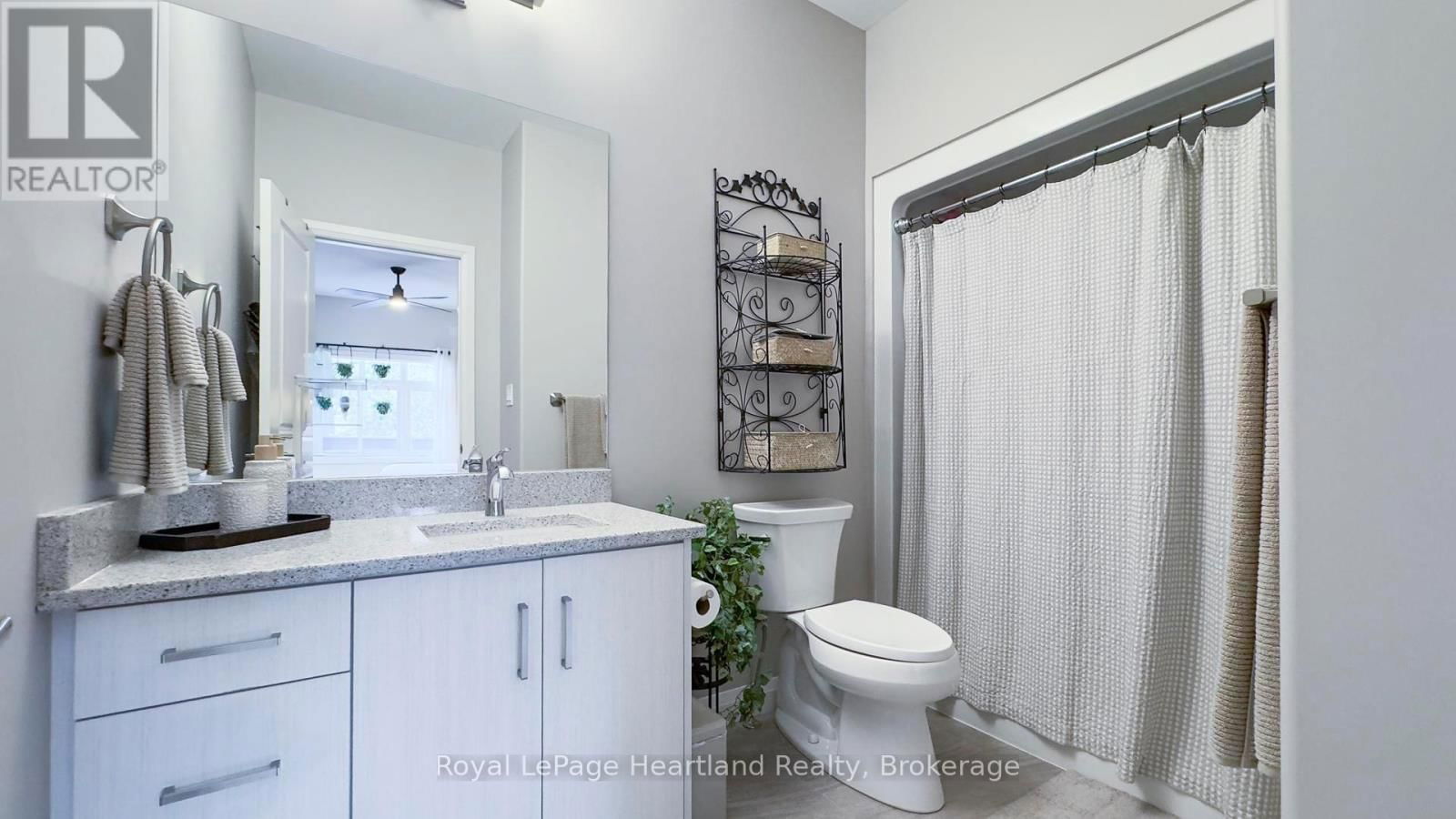84 ROWE AVENUE Image 23