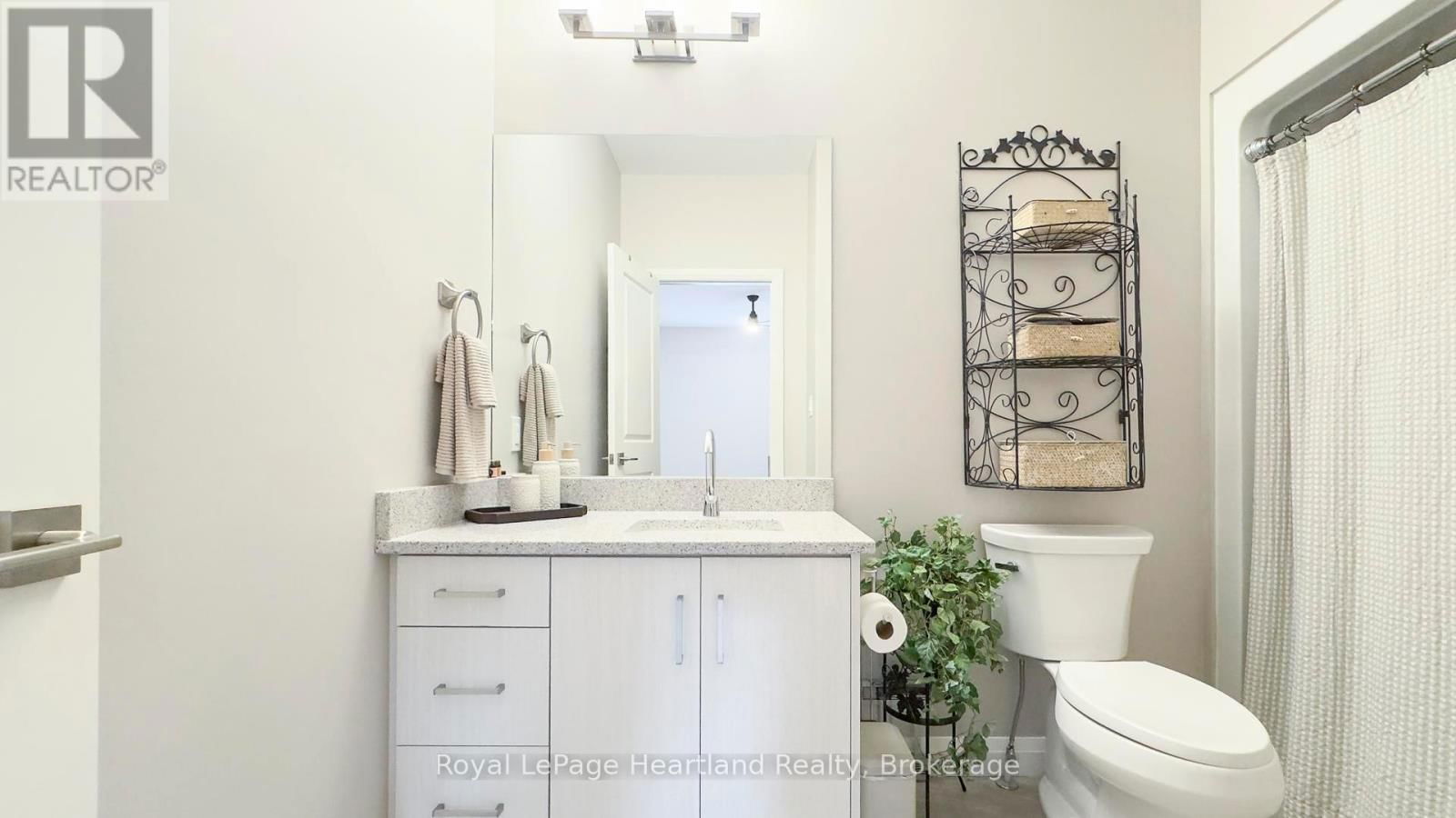 84 ROWE AVENUE Image 24