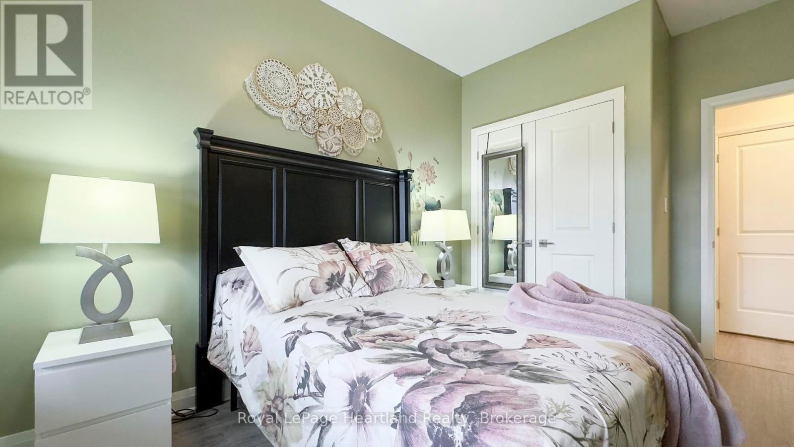 84 ROWE AVENUE Image 27