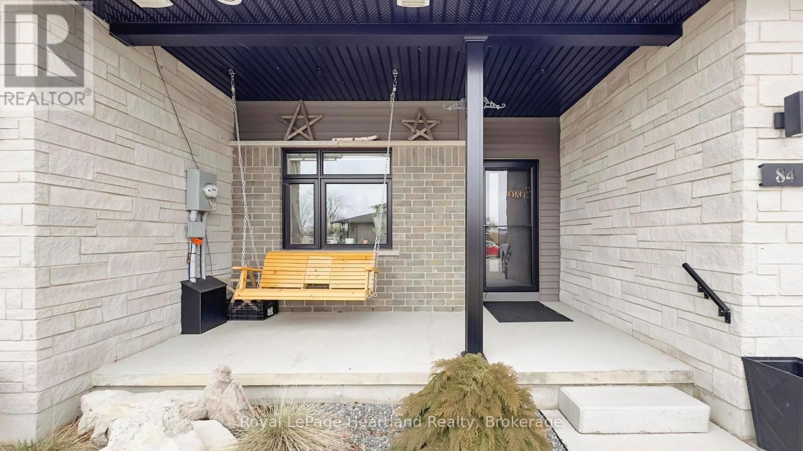 84 ROWE AVENUE Image 3
