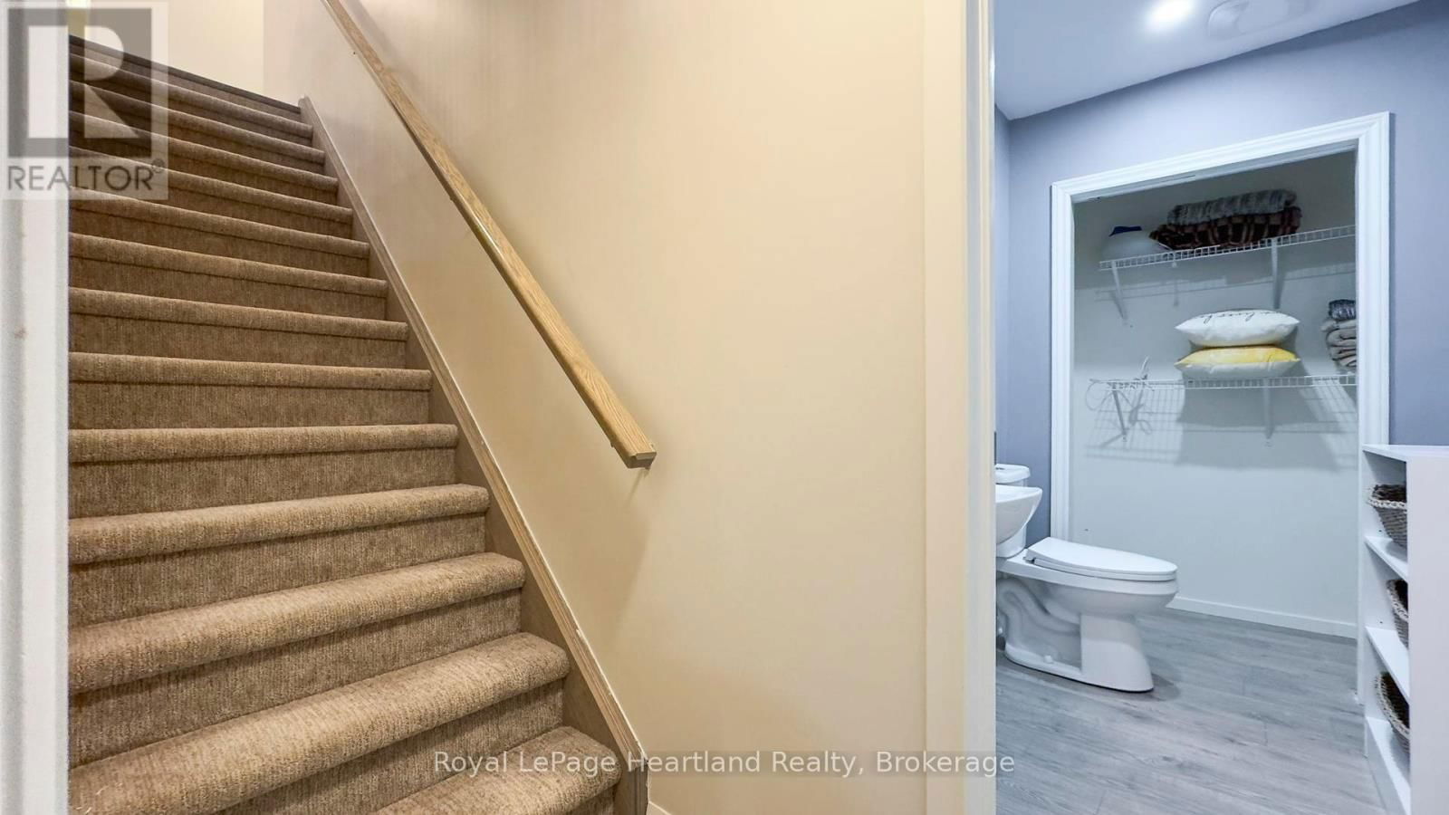 84 ROWE AVENUE Image 30