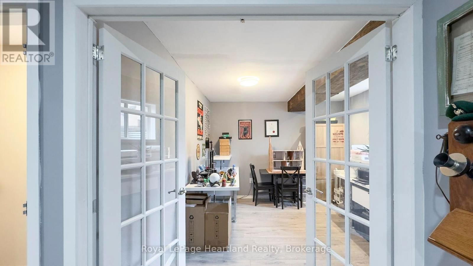 84 ROWE AVENUE Image 37