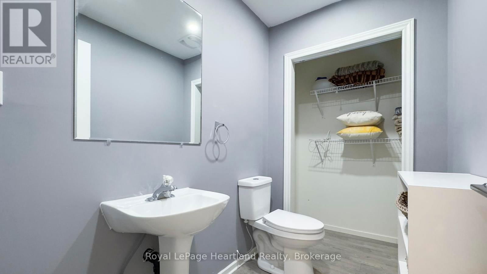 84 ROWE AVENUE Image 41