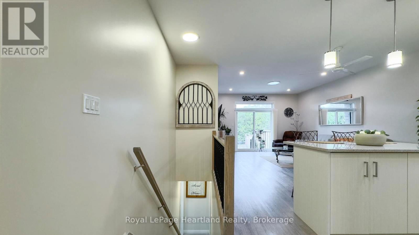 84 ROWE AVENUE Image 5
