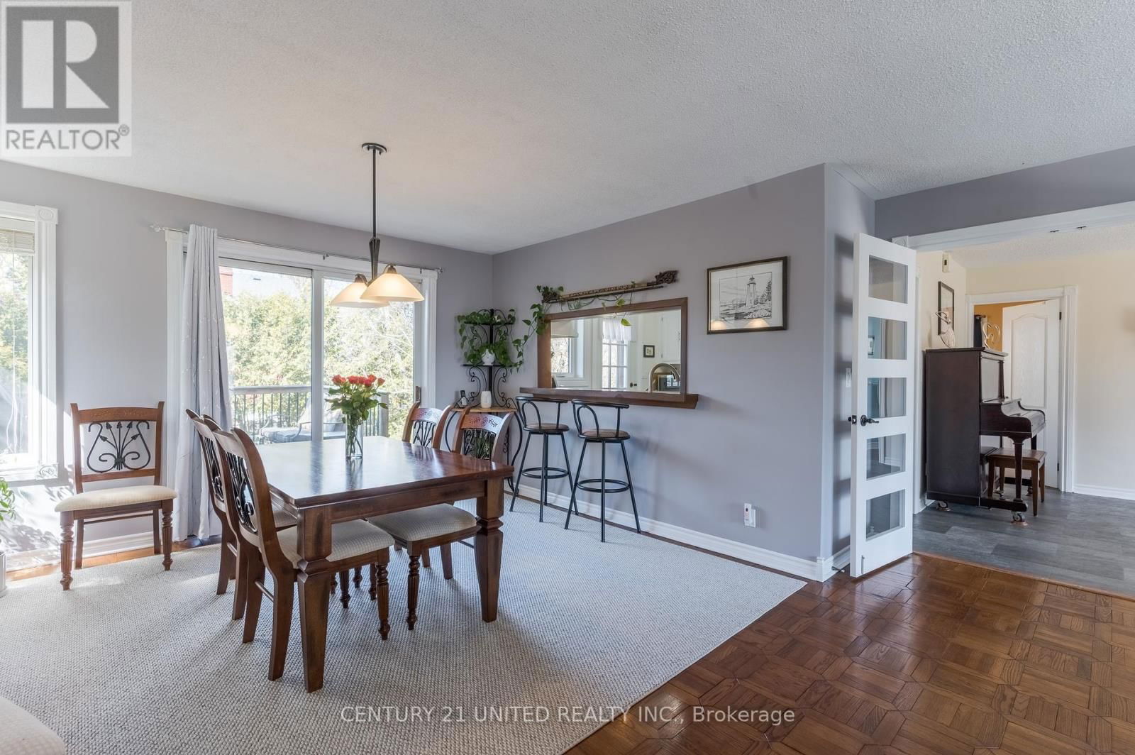 62 YOUNG STREET Image 14