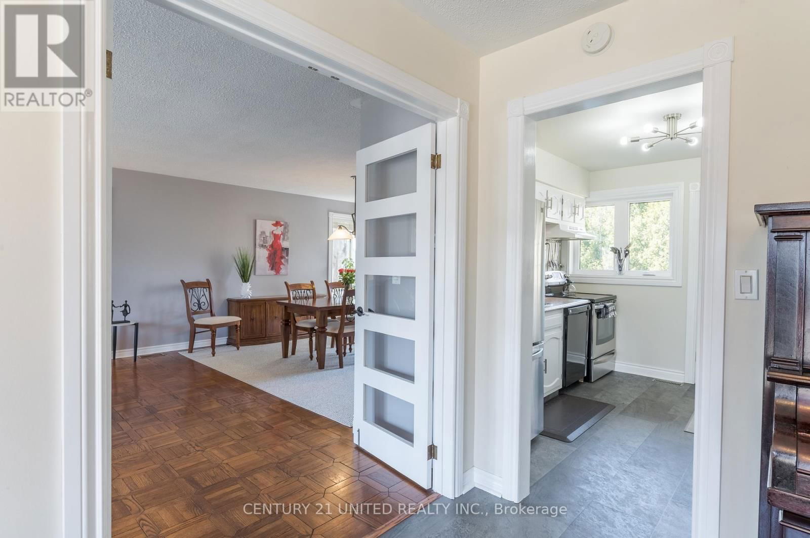 62 YOUNG STREET Image 15