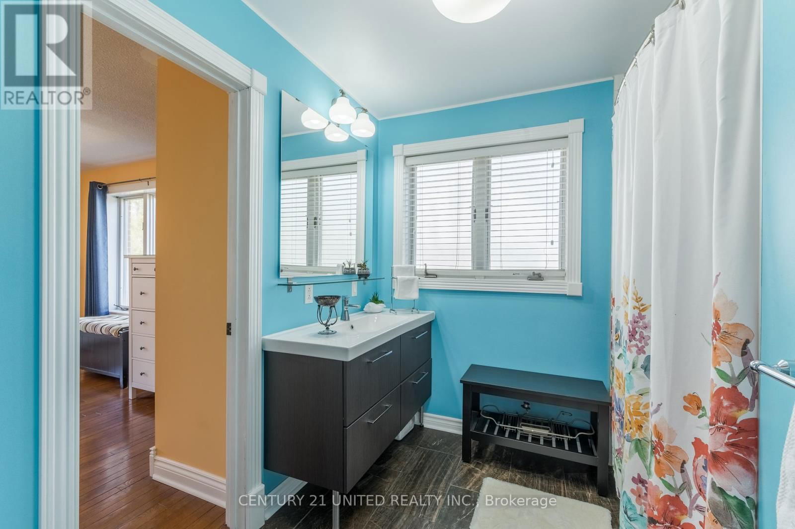 62 YOUNG STREET Image 23
