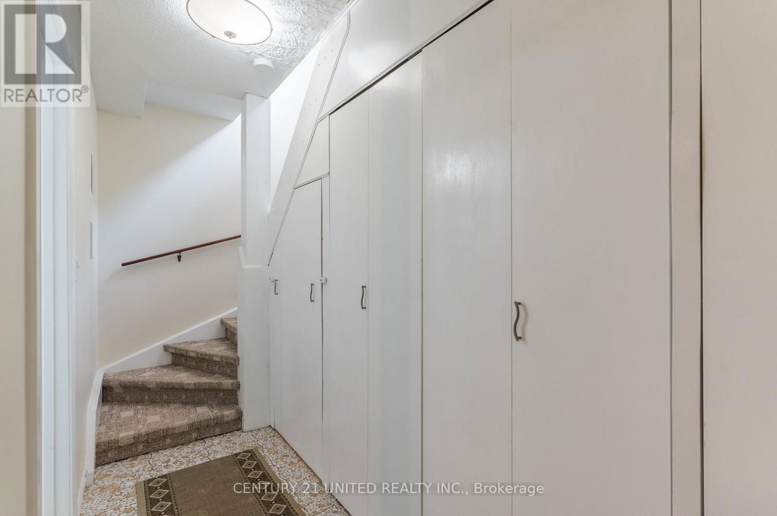 62 YOUNG STREET Image 30