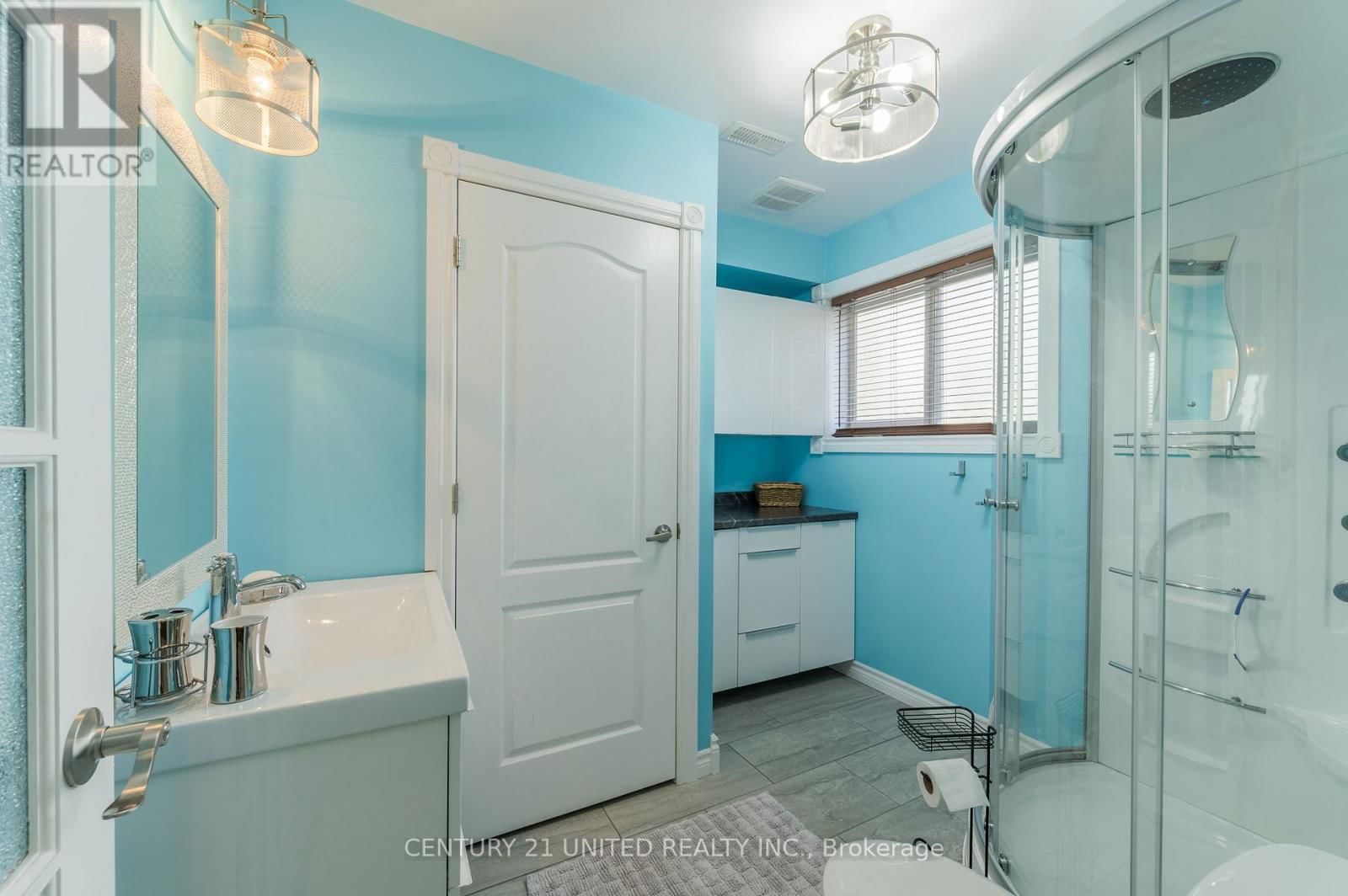 62 YOUNG STREET Image 31