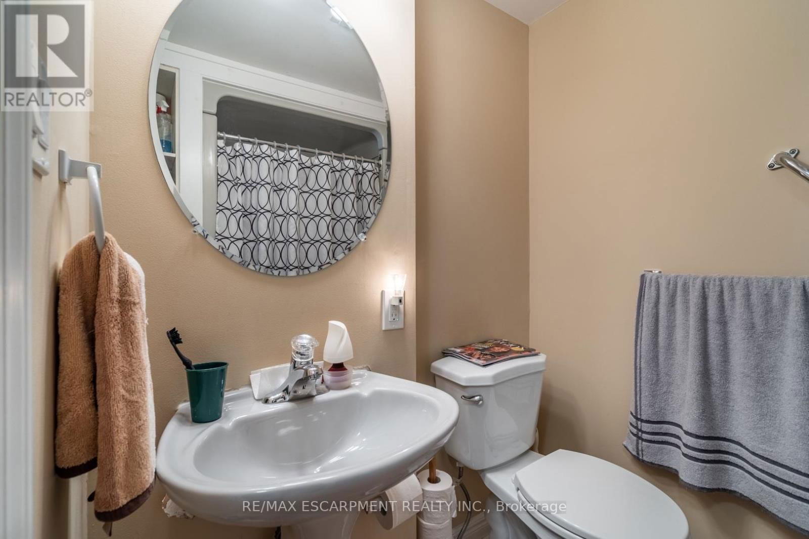 81 HAMILTON STREET NORTH Image 34