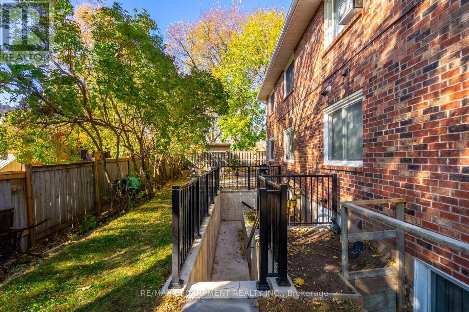 81 HAMILTON STREET NORTH Image 5