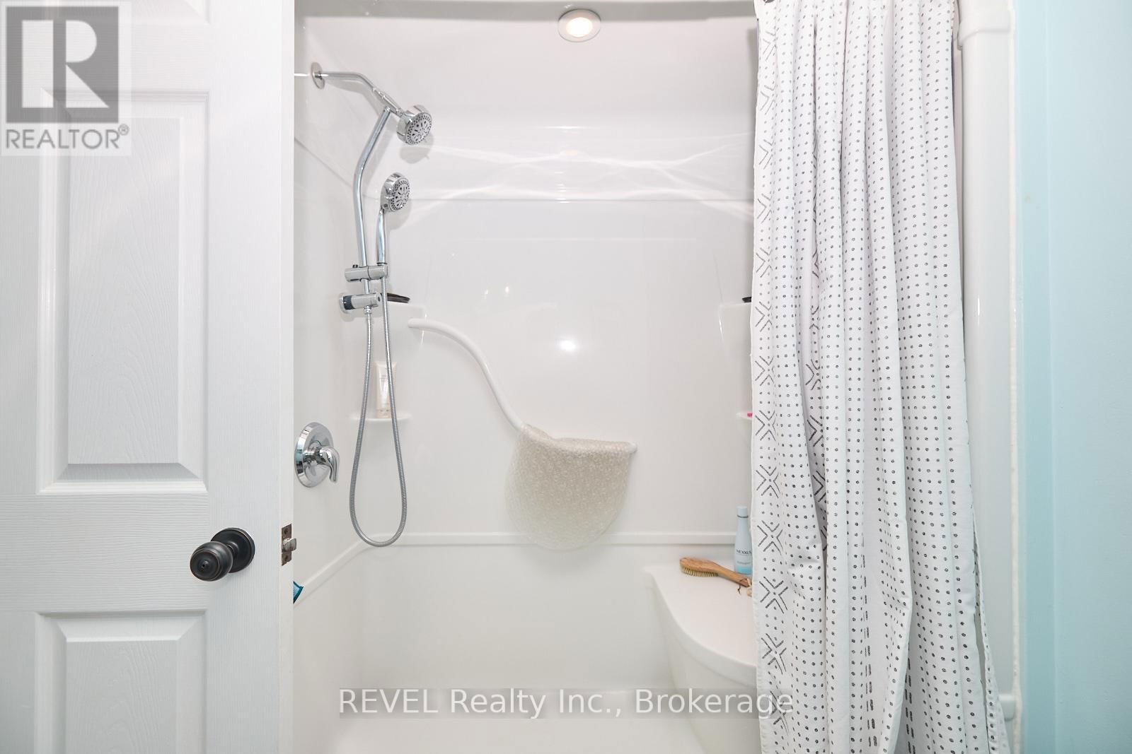 19 KNOLL STREET Image 20