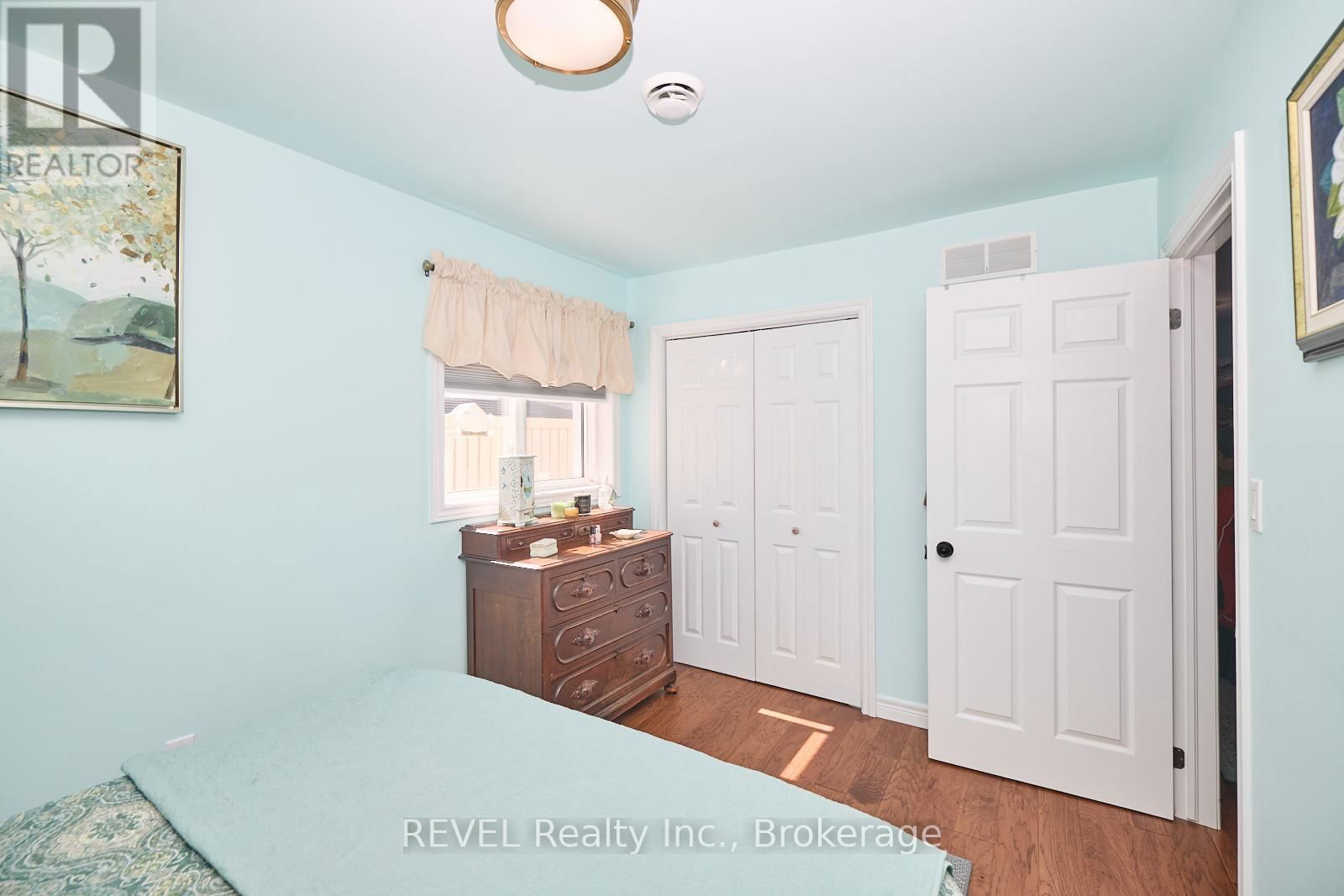 19 KNOLL STREET Image 23