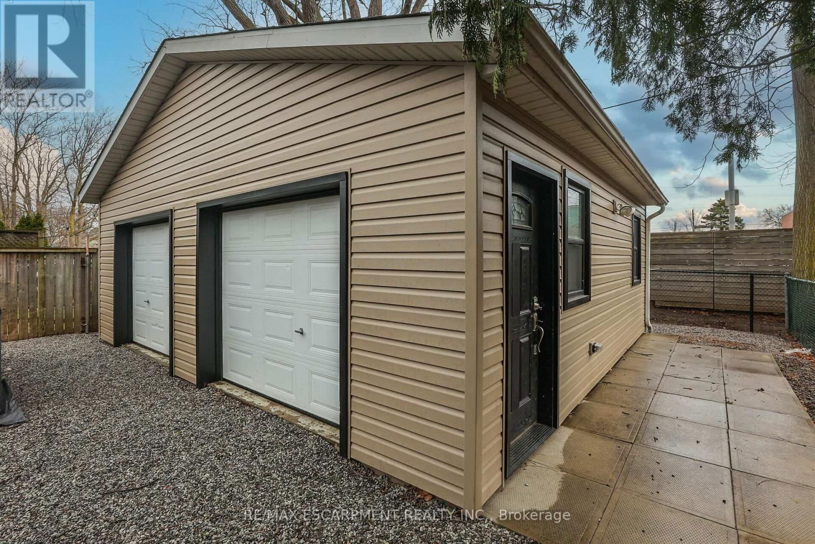 15 ADELAIDE STREET Image 10