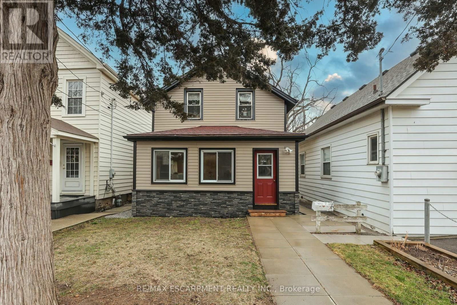 15 ADELAIDE STREET Image 2