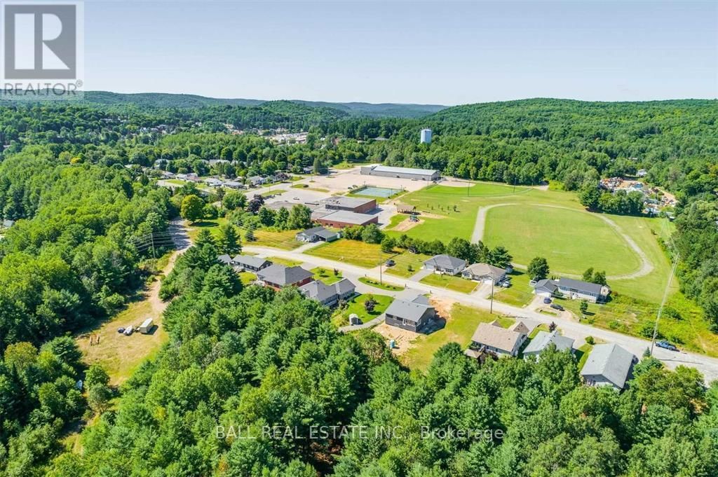 18 WILLIAMS DRIVE Image 2