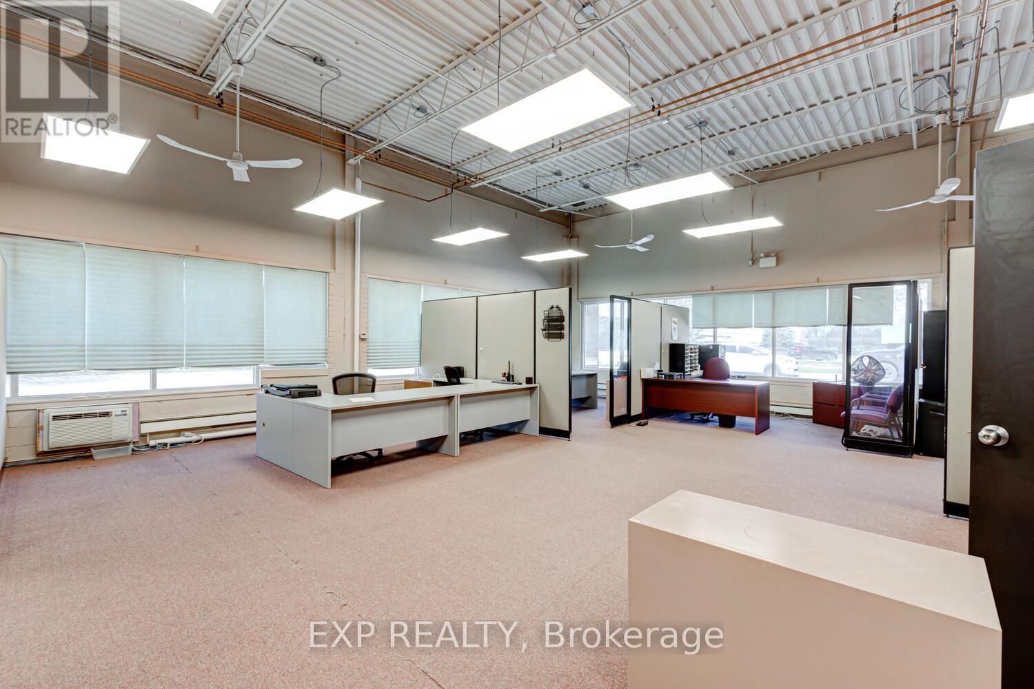 5-7 - 480 SOVEREIGN ROAD Image 11