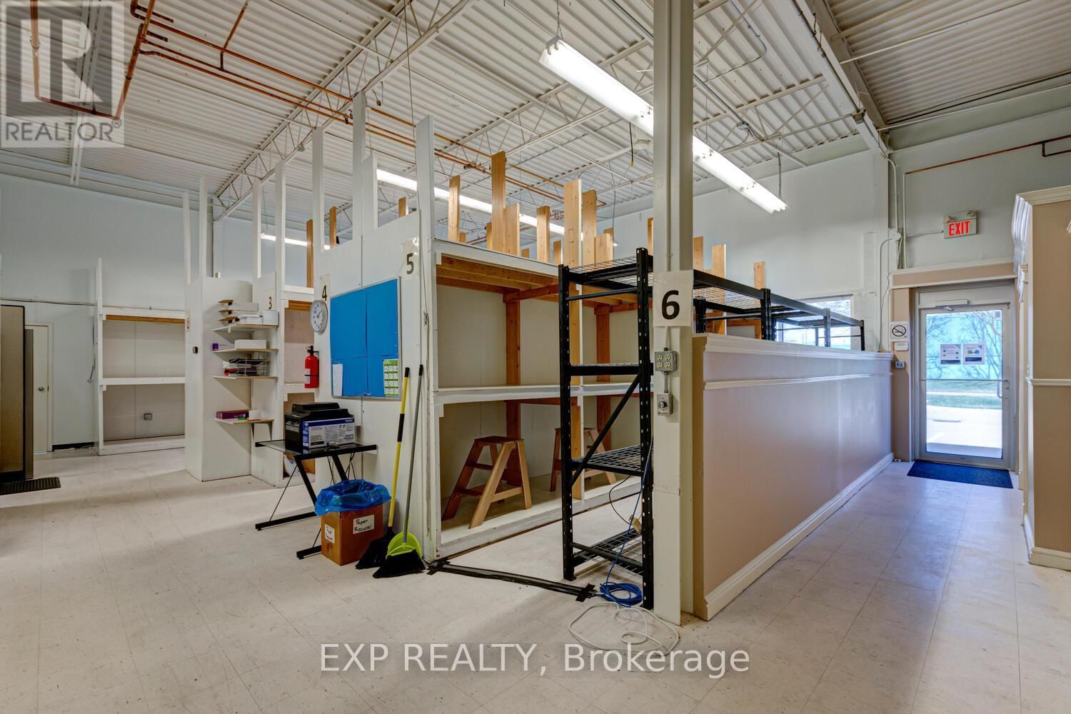5-7 - 480 SOVEREIGN ROAD Image 3