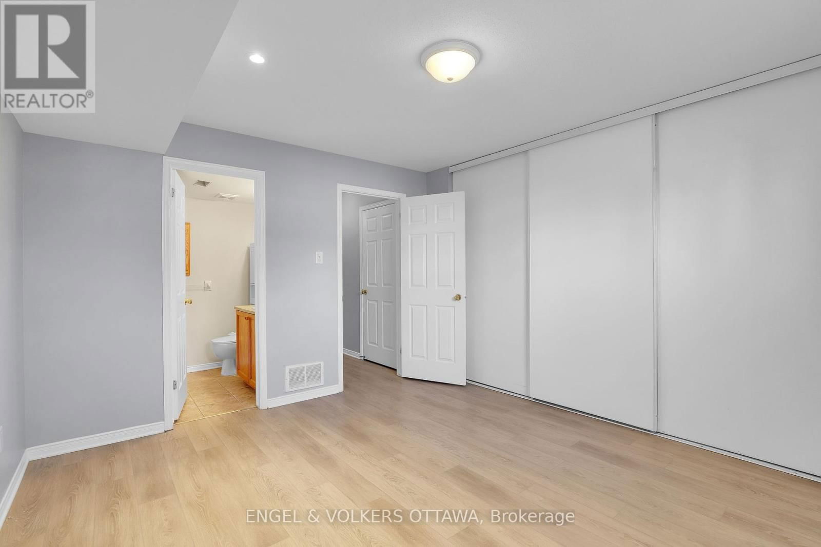 10 - 811 LONGFIELDS DRIVE Image 15